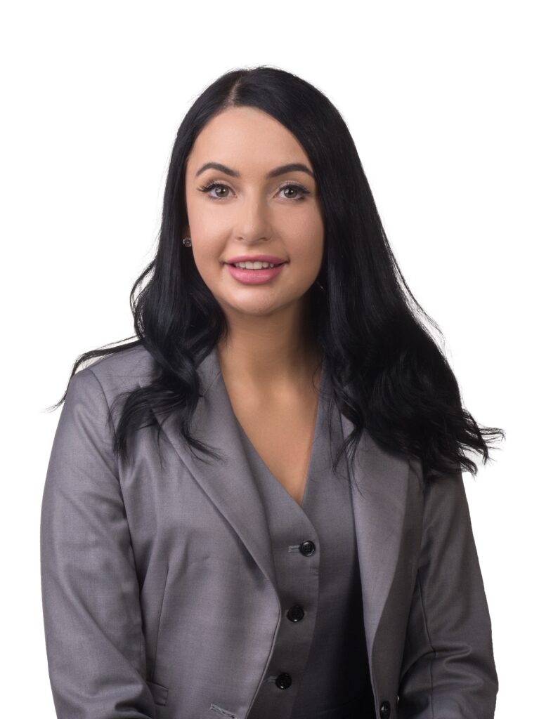 Rose Stavis, auction real estate agent Melbourne Victoria