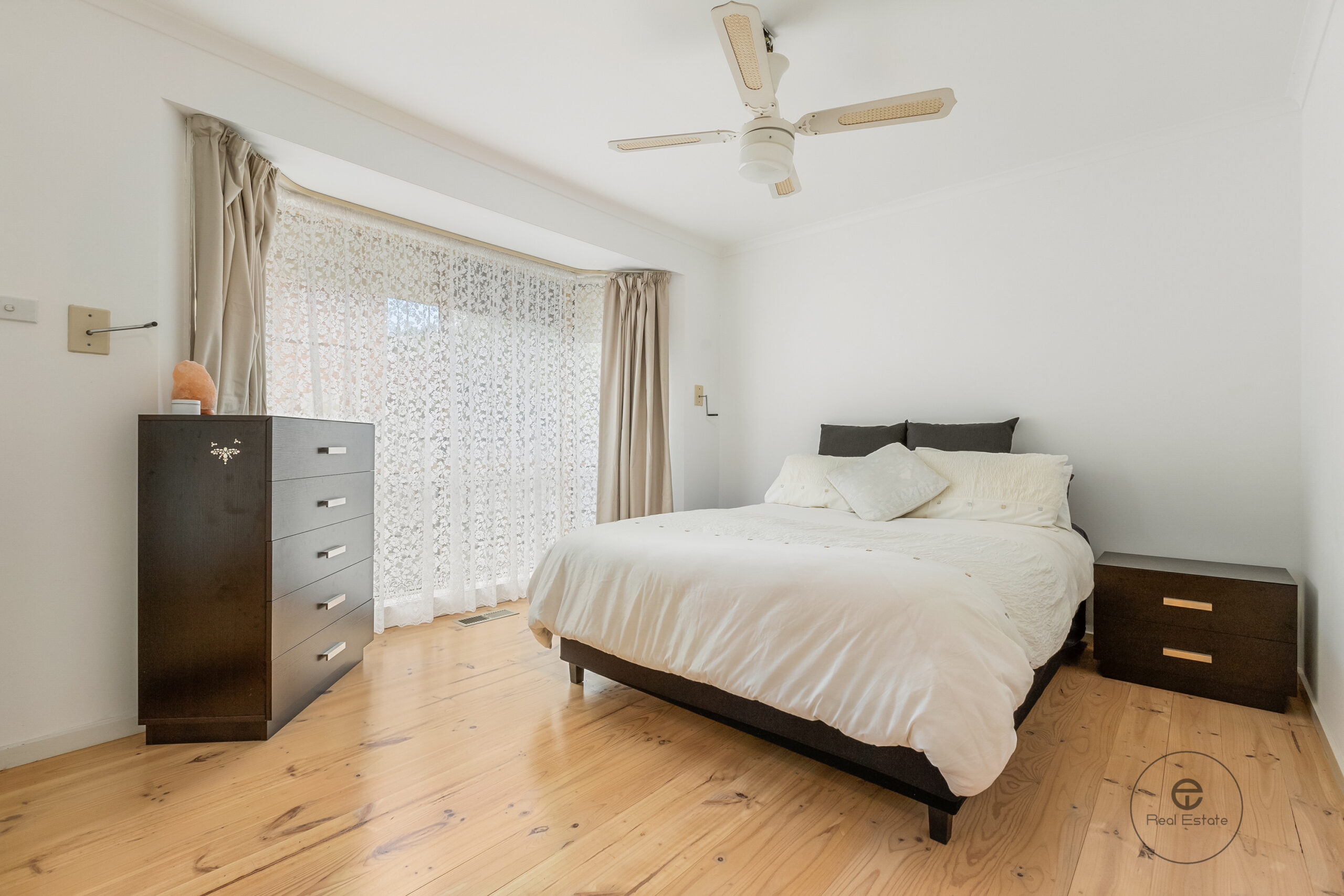 Master bedroom house for rent 25 McKeon Circuit Dandenong North VIC