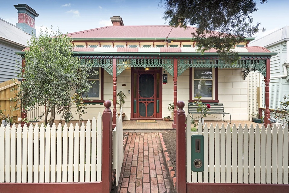 Sold in 21 days via Sunday Auction